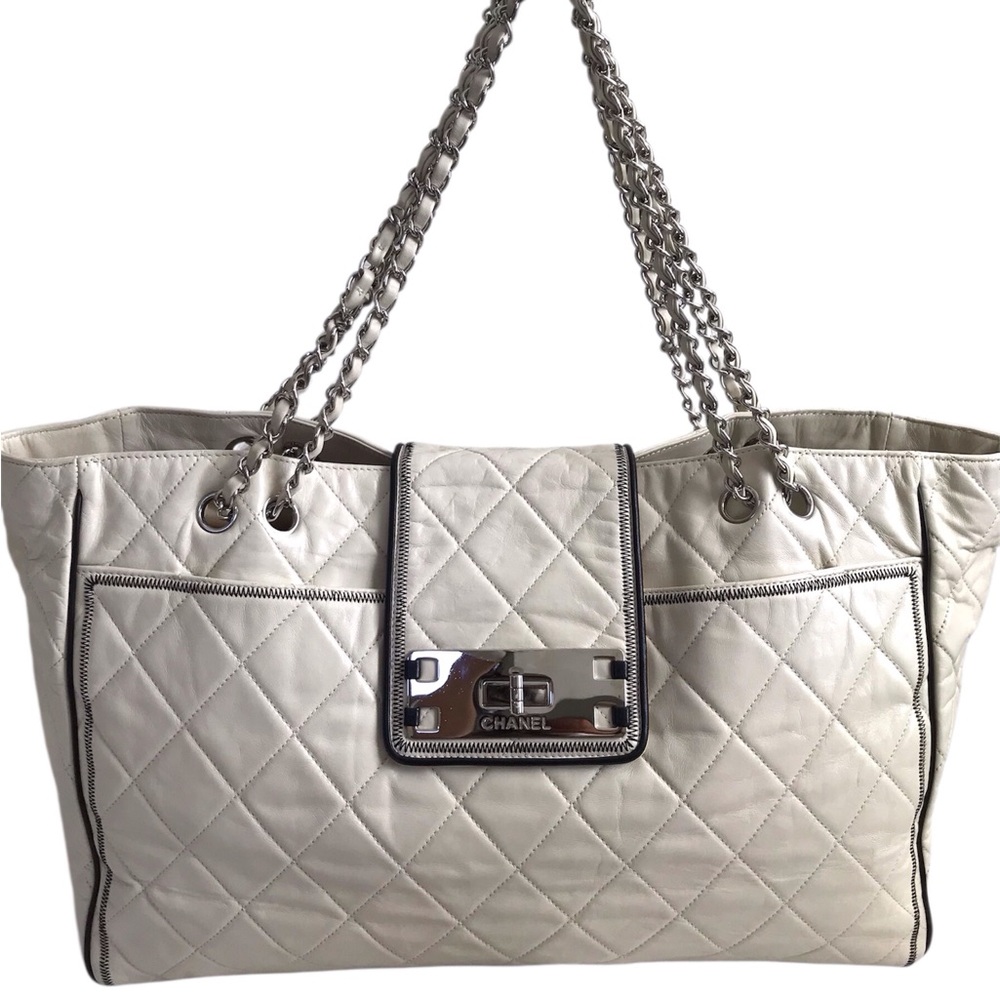 CHANEL Quilted East West Tote Bag Lambskin Silver Harware Cream Color - Picture 2 of 16